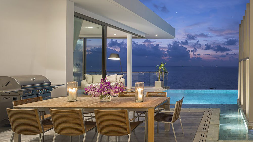 Malaiwana Penthouse - Outdoor area by night